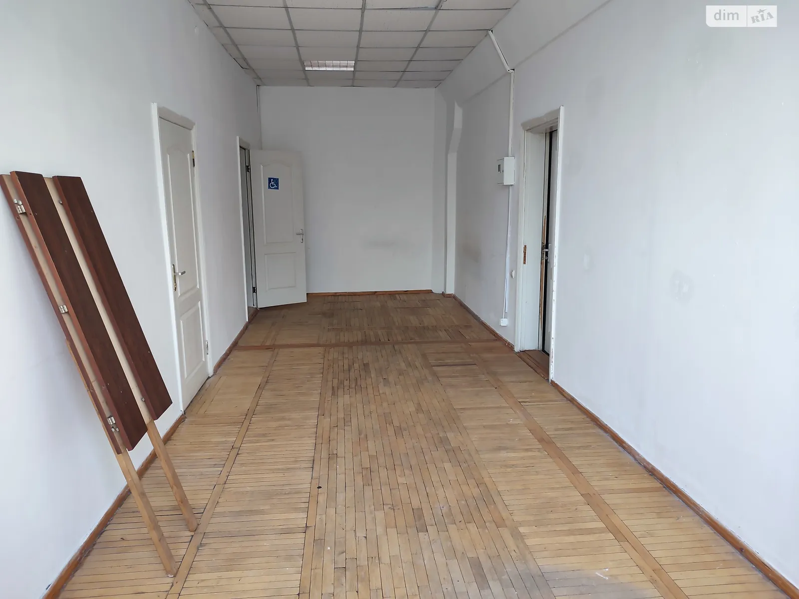 Сдается в аренду офис 35 кв. м в бизнес-центре, цена: 7000 грн - фото 1