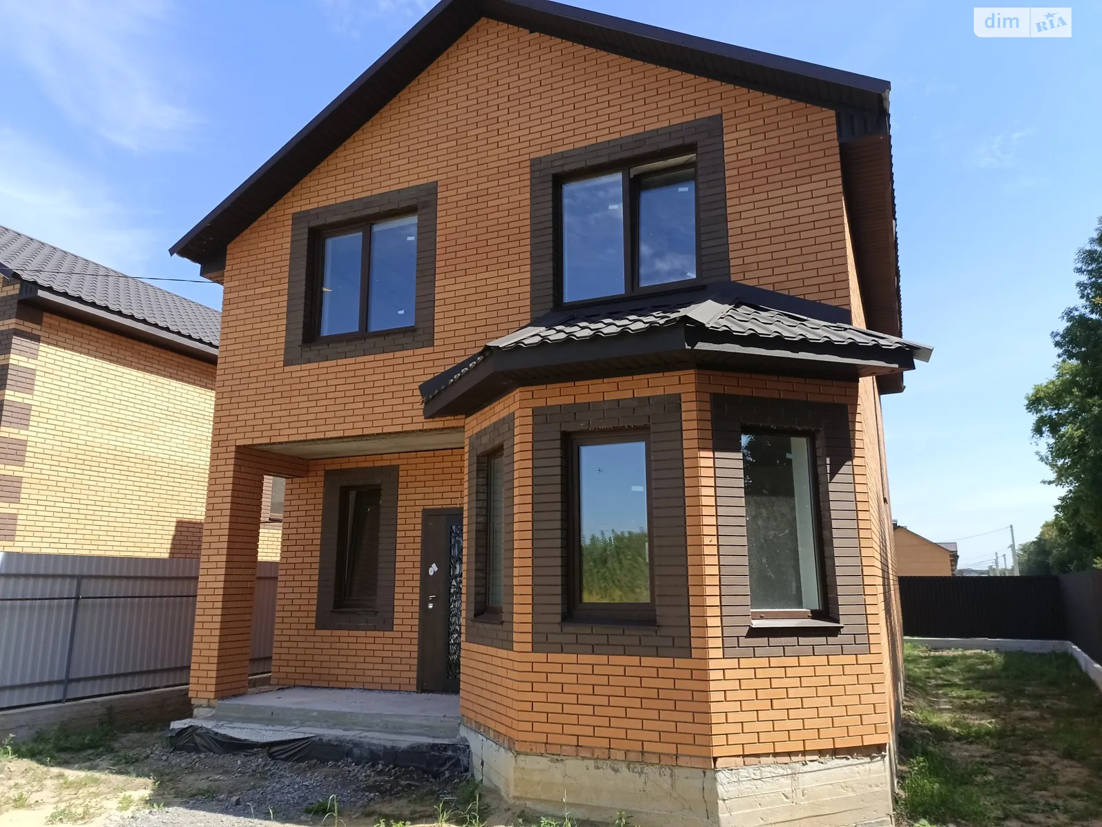 Продается дом на 2 этажа 125 кв. м с гаражом, цена: 85000 $ - фото 1