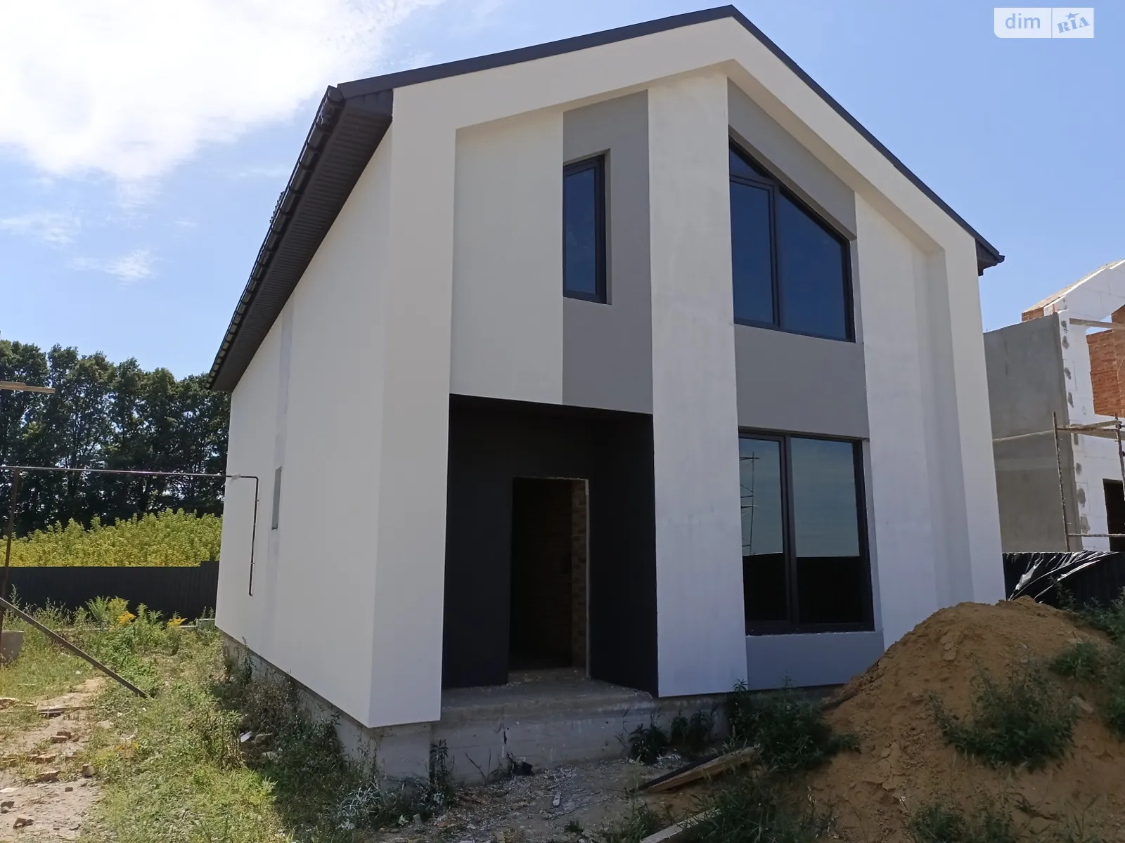 Продается дом на 2 этажа 130 кв. м с бассейном, цена: 95000 $ - фото 1