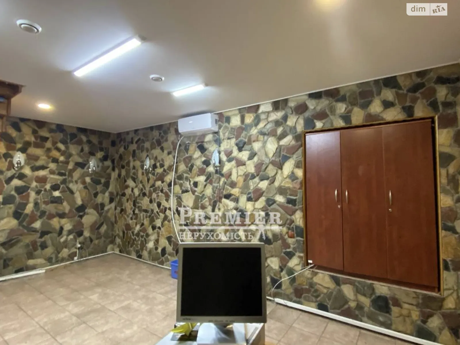 Продається офіс 137 кв. м в бізнес-центрі, цена: 120000 $ - фото 1