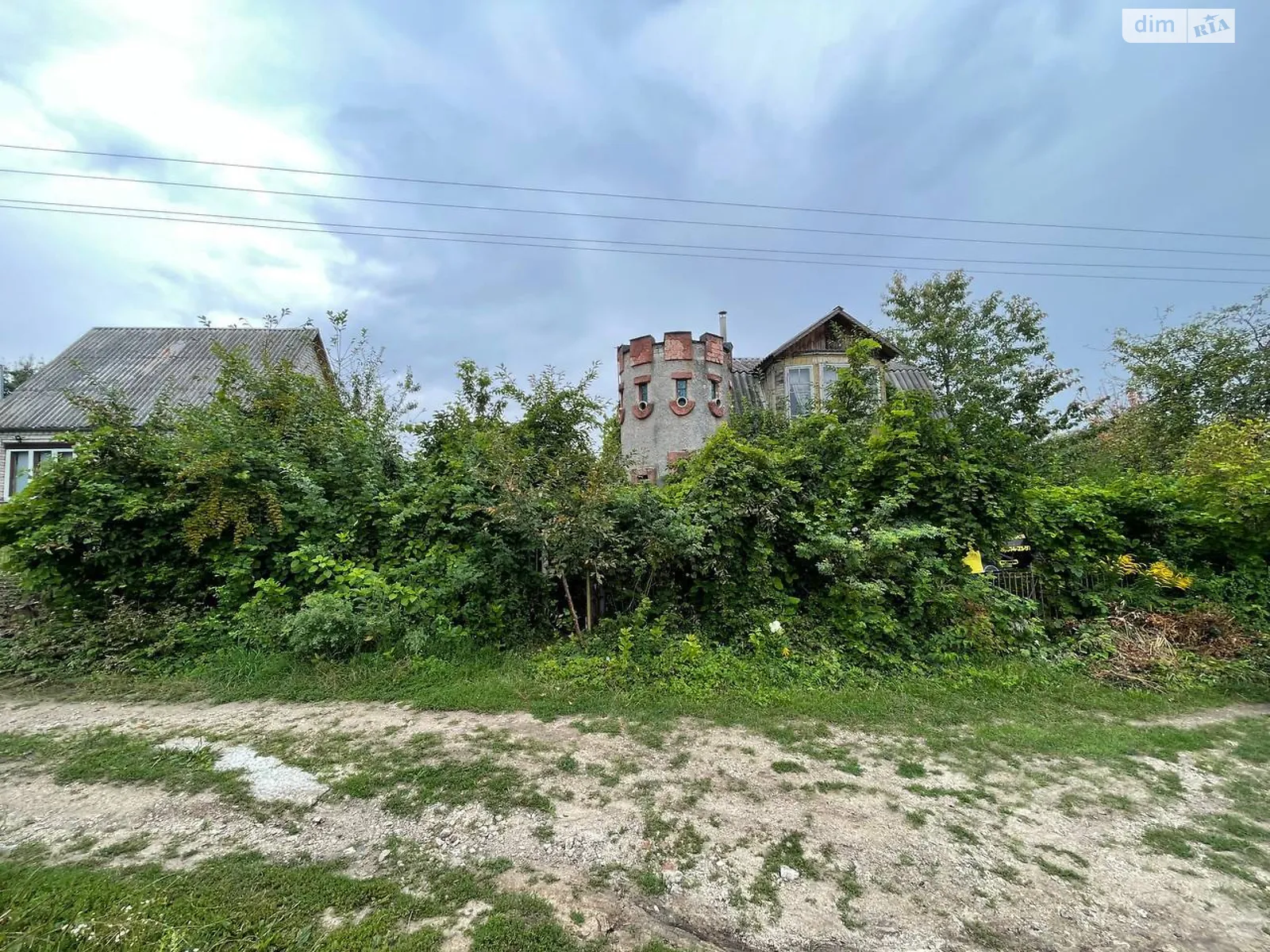 Продается дом на 2 этажа 100 кв. м с подвалом, цена: 20990 $ - фото 1