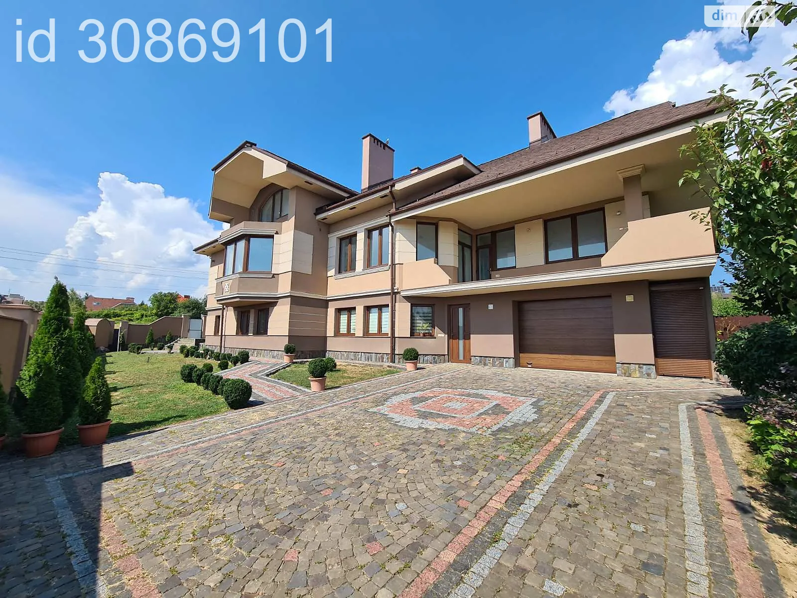Продается дом на 2 этажа 500 кв. м с мансардой, цена: 500000 $ - фото 1