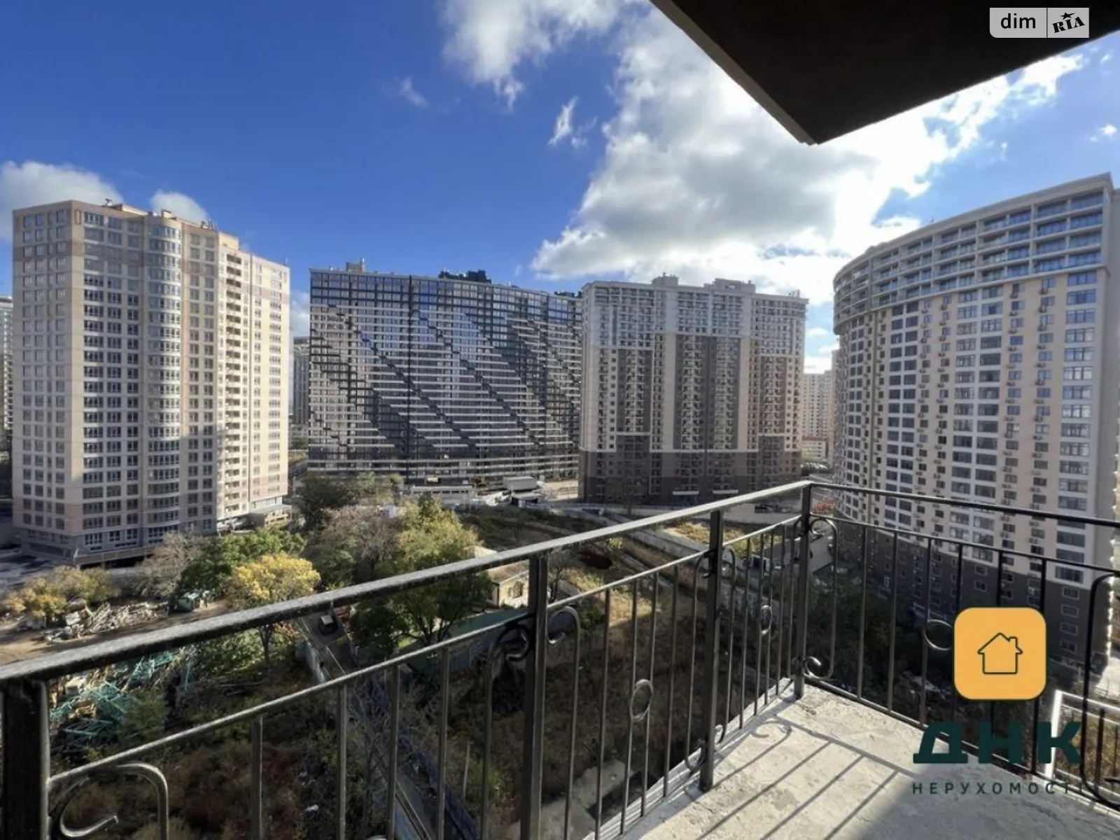 Продается 1-комнатная квартира 43 кв. м в Одессе, ул. Генуэзская, 1/1 - фото 1