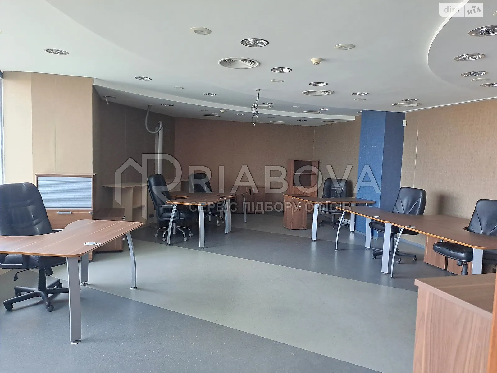 Сдается в аренду офис 300 кв. м в бизнес-центре, цена: 3780 $ - фото 1
