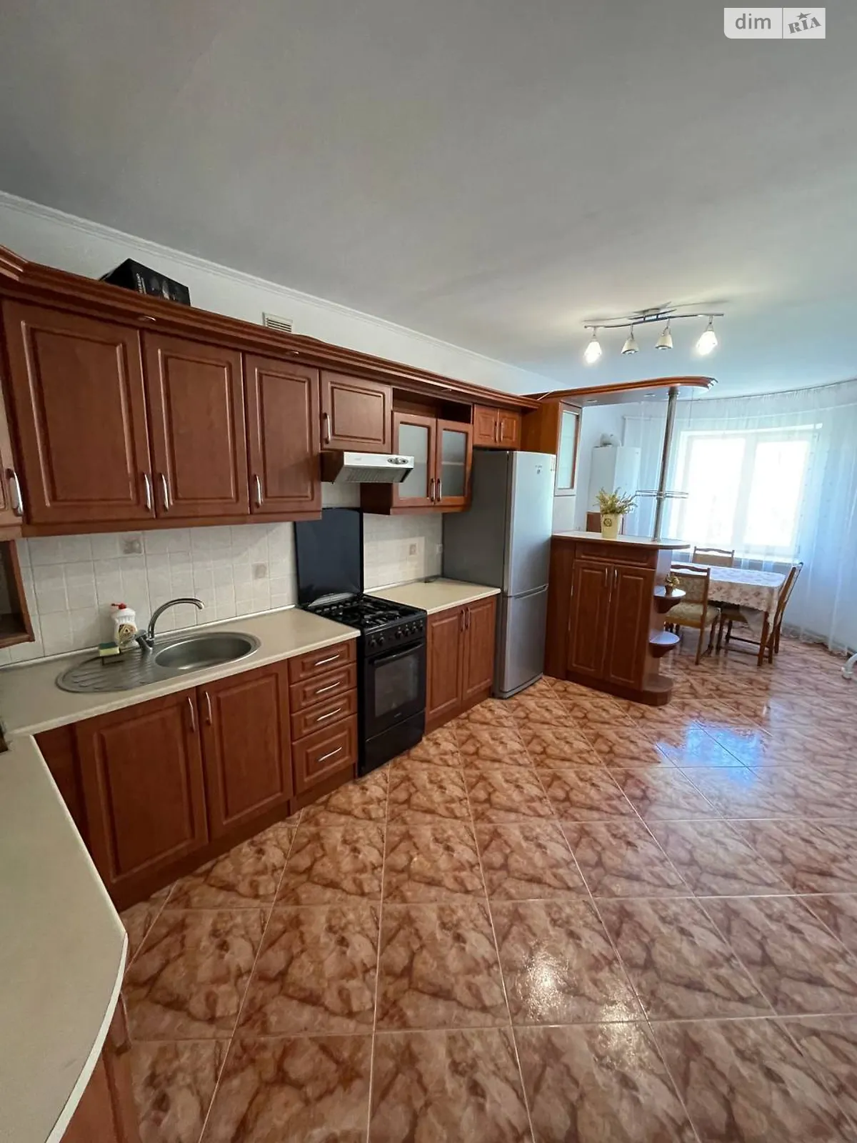 Продается 3-комнатная квартира 108.6 кв. м в Ивано-Франковске, ул. Пасечная, 38 - фото 1