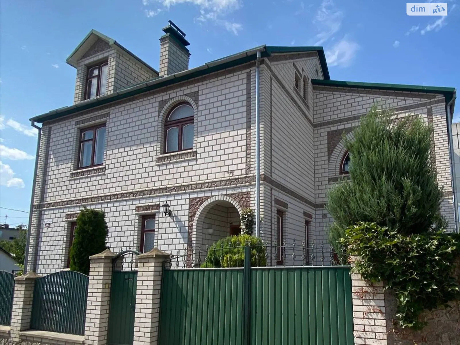 Продается дом на 2 этажа 160 кв. м с мебелью, цена: 180000 $ - фото 1