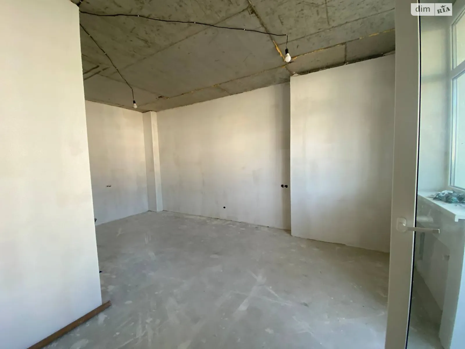 Продается 1-комнатная квартира 36 кв. м в Буче, ул. Бориса Гмыри, 11/6 - фото 1