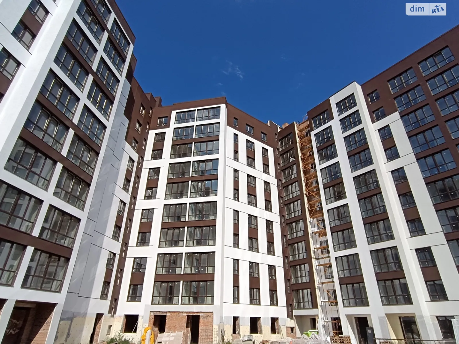 Продается 2-комнатная квартира 56.5 кв. м в Ивано-Франковске, ул. Ленкавского - фото 1