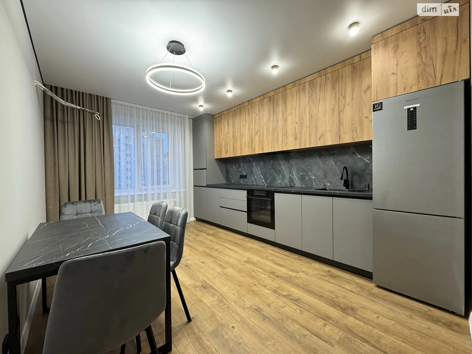 Продается 1-комнатная квартира 40 кв. м в Ровно, ул. Соборная, 289 - фото 1