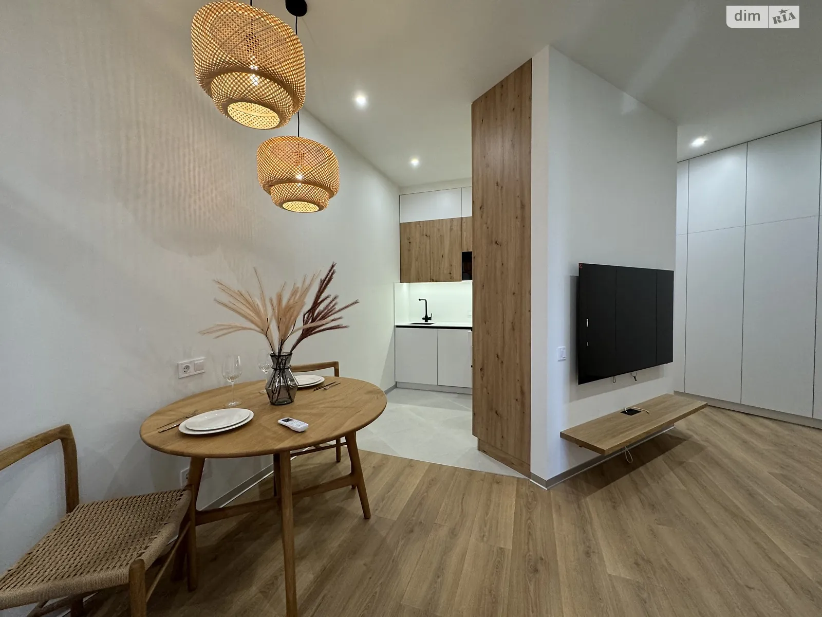 Продается 1-комнатная квартира 62.8 кв. м в Киеве, пер. Лабораторный, 7 - фото 1