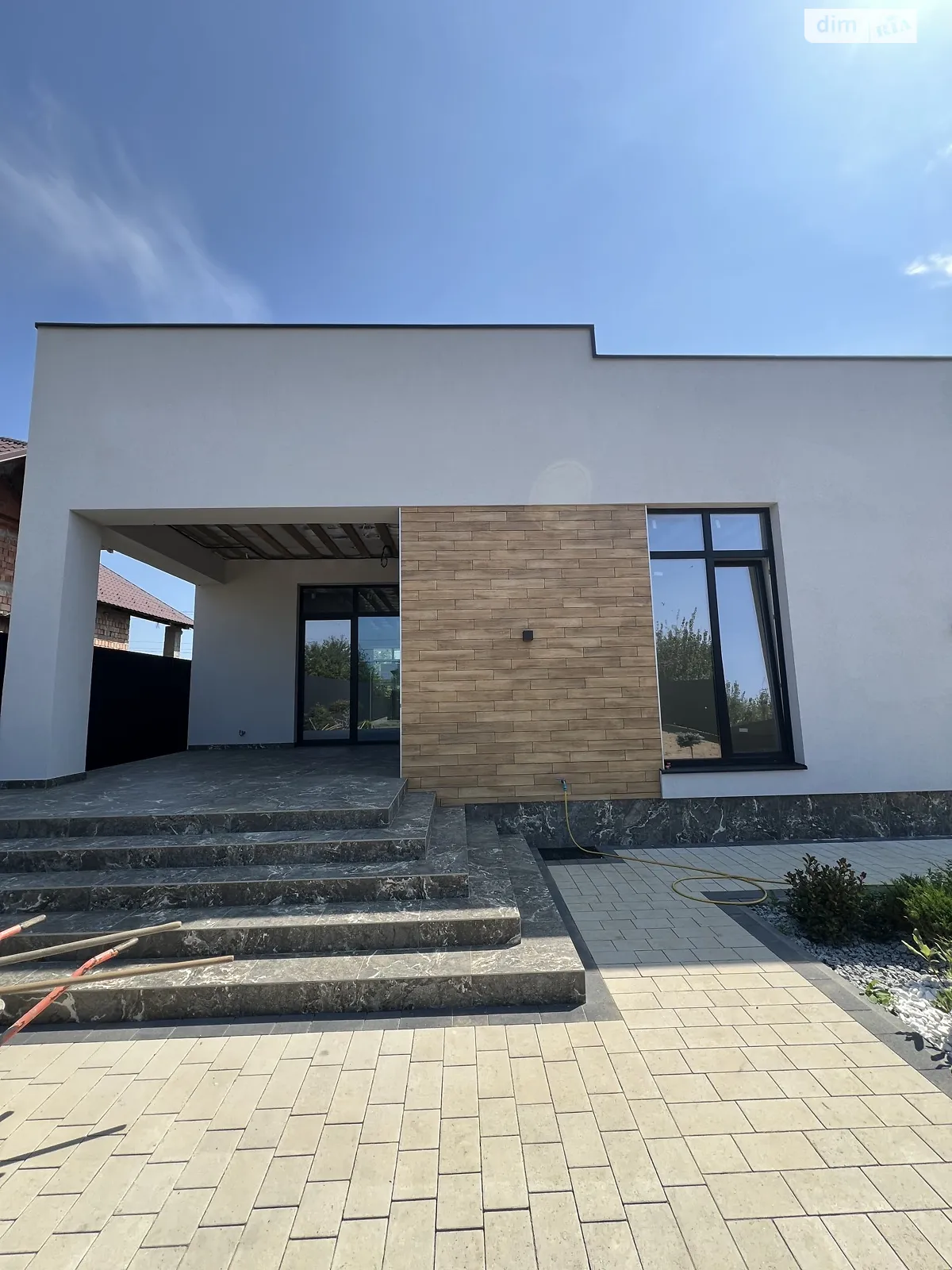 Продается одноэтажный дом 170 кв. м с бассейном, цена: 238000 $ - фото 1