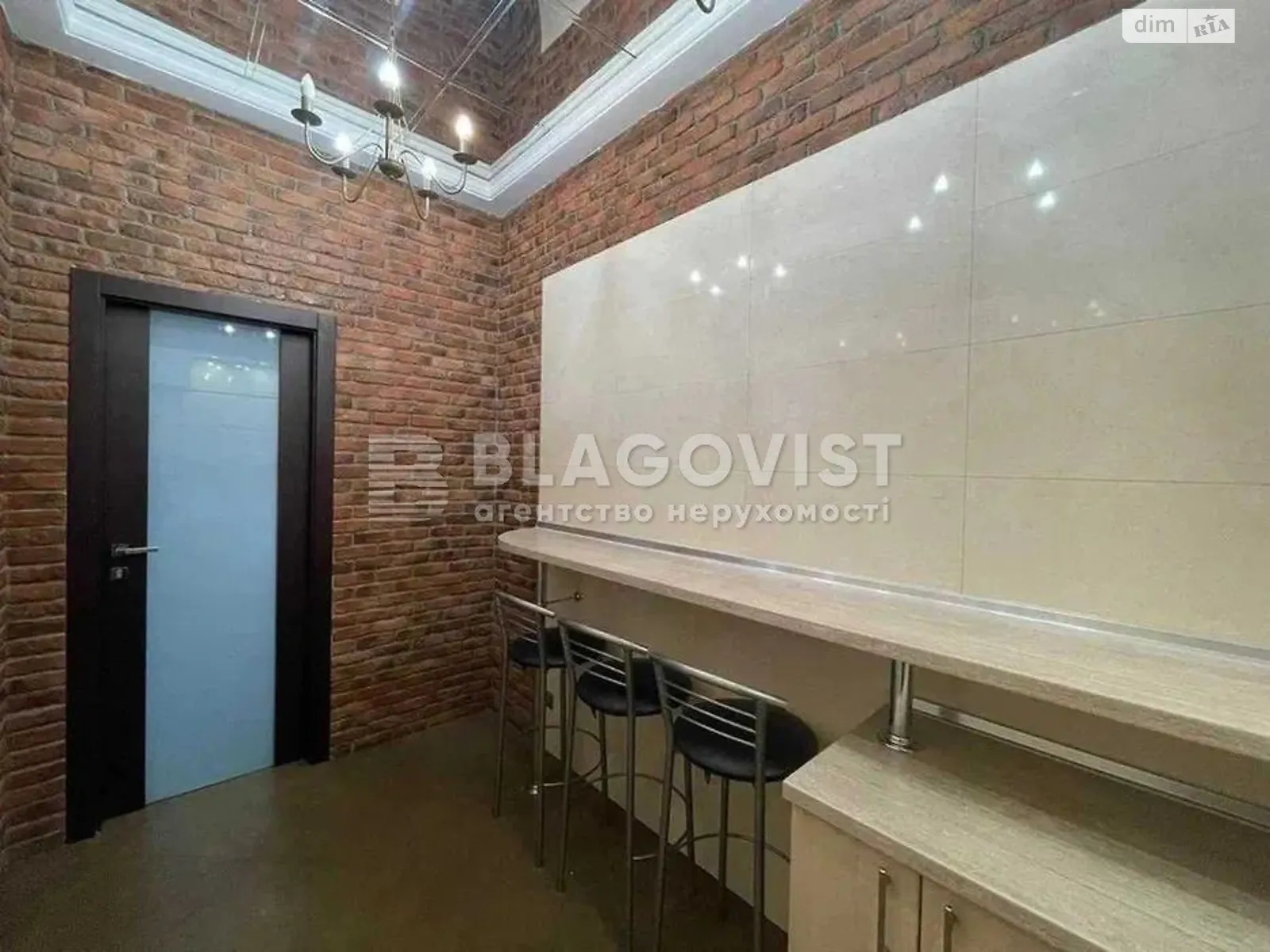 Сдается в аренду офис 235 кв. м в бизнес-центре, цена: 2000 $ - фото 1