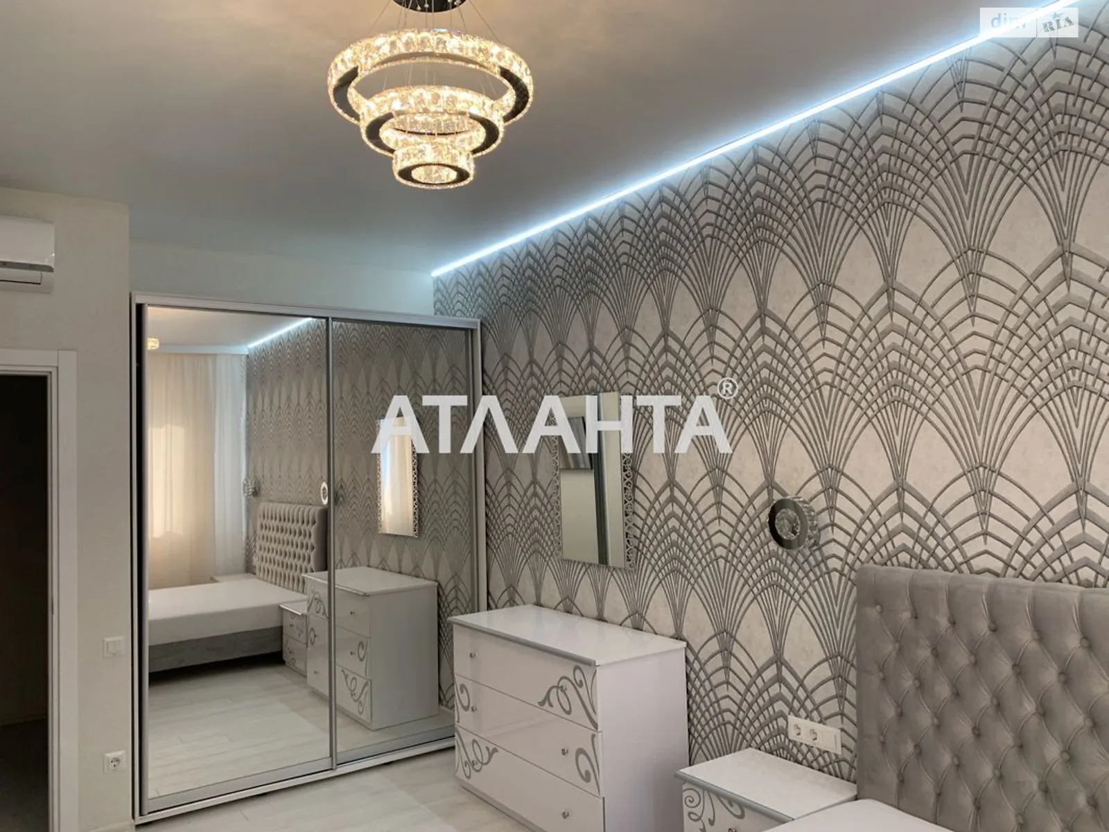 Продается 2-комнатная квартира 65 кв. м в Одессе, ул. Генуэзская - фото 1