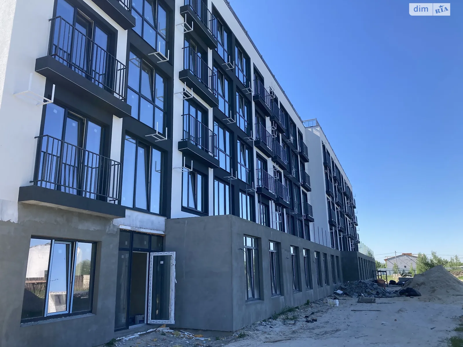 Продается 1-комнатная квартира 40 кв. м в Буче, пер. Гостомельский - фото 1