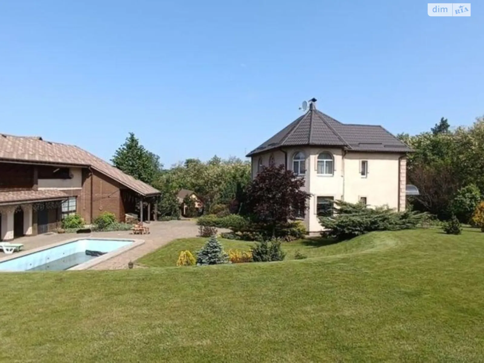 Продается дом на 2 этажа 390 кв. м с камином, цена: 295000 $ - фото 1