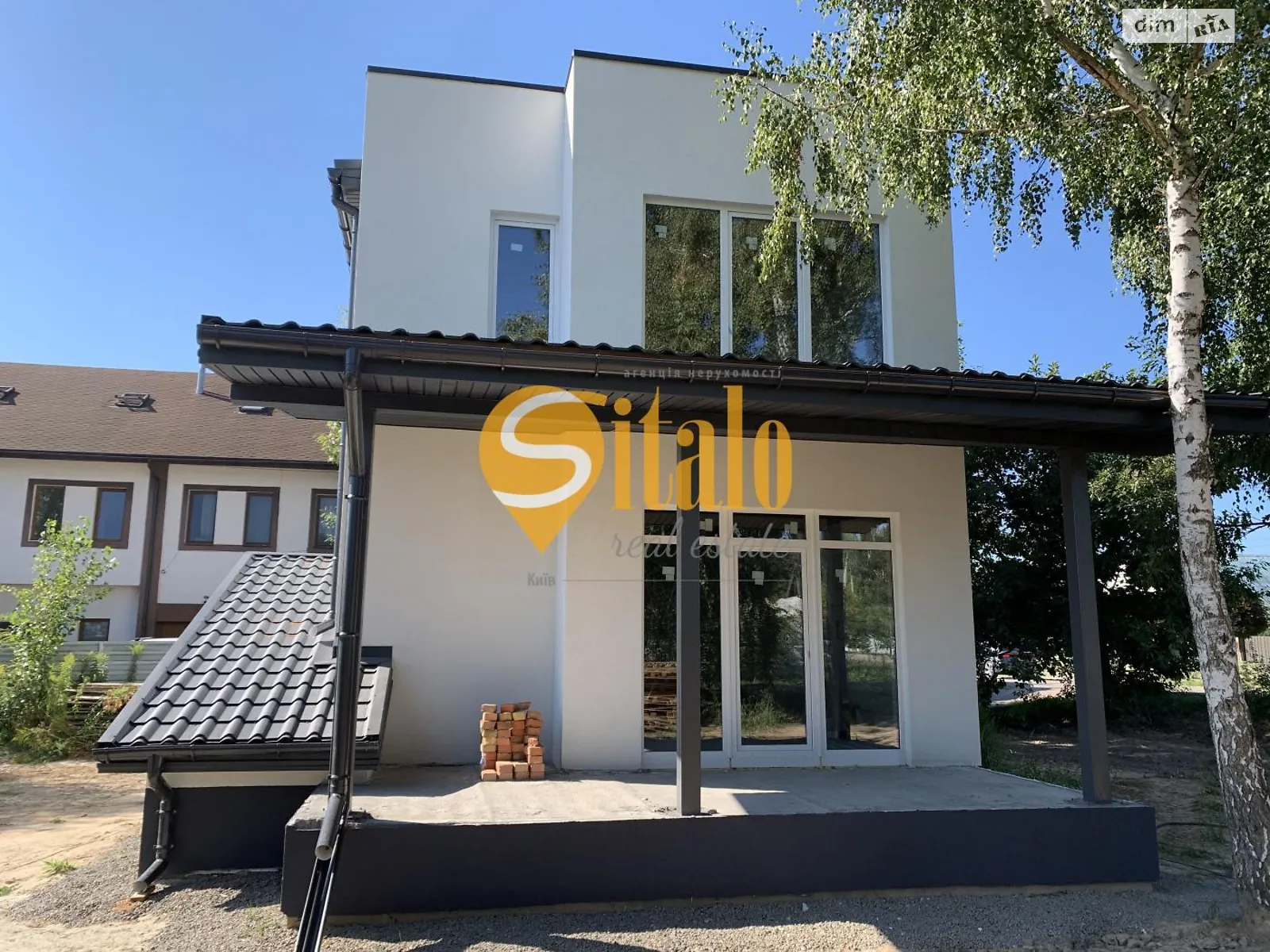 Продается дом на 2 этажа 135 кв. м с садом, цена: 125000 $ - фото 1