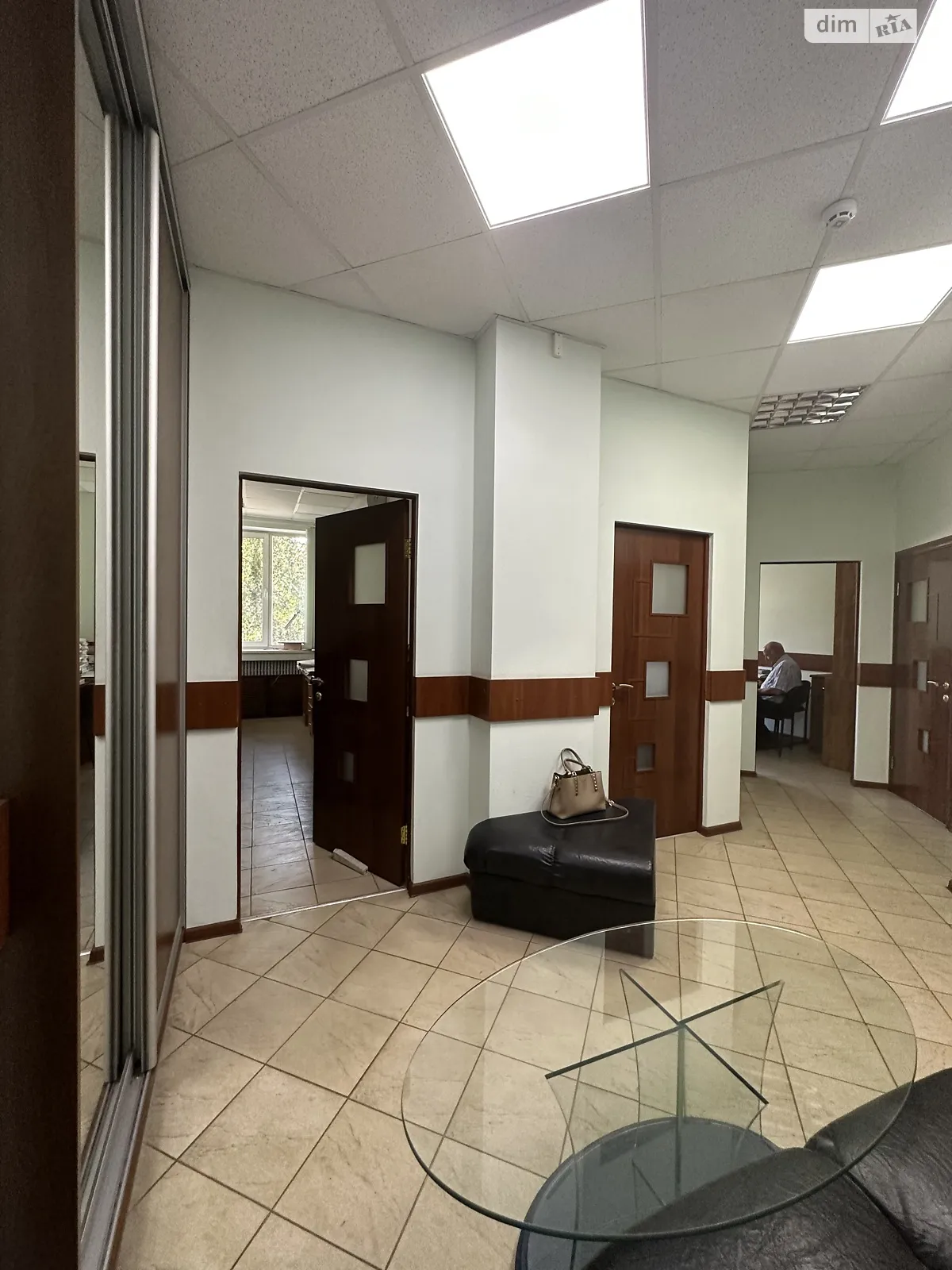 Продається офіс 120 кв. м в бізнес-центрі, цена: 60000 $ - фото 1