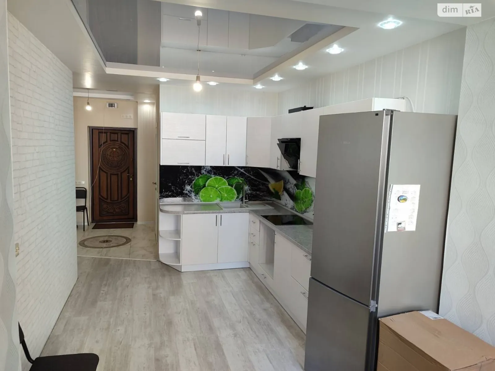 Продається 1-кімнатна квартира 41.6 кв. м у Лиманці, мас. Радужний - фото 1
