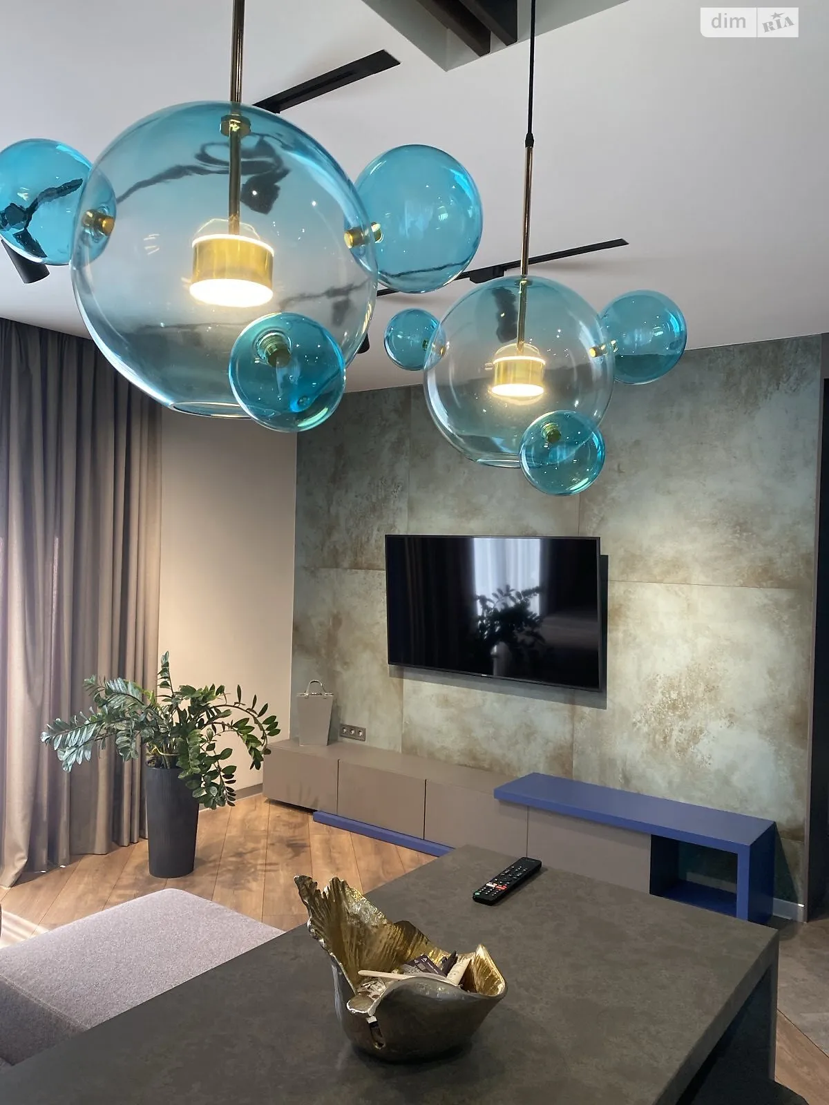 Продается дом на 2 этажа 198 кв. м с гаражом, цена: 360000 $ - фото 1
