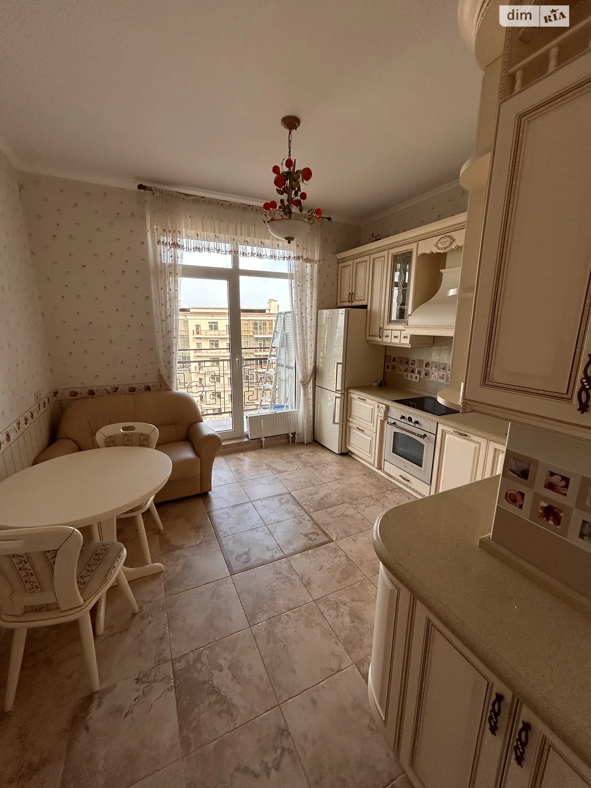 Продається 2-кімнатна квартира 78 кв. м у Одесі, бул. Французький, 60В - фото 1