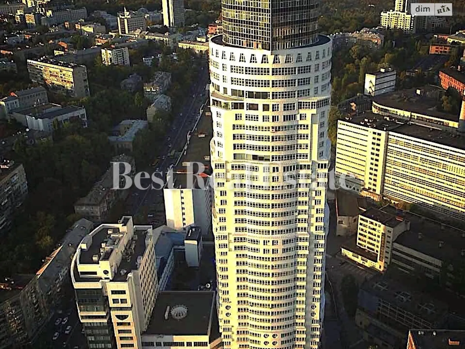 Продается подземный паркинг под легковое авто на 19 кв. м, цена: 37000 $ - фото 1