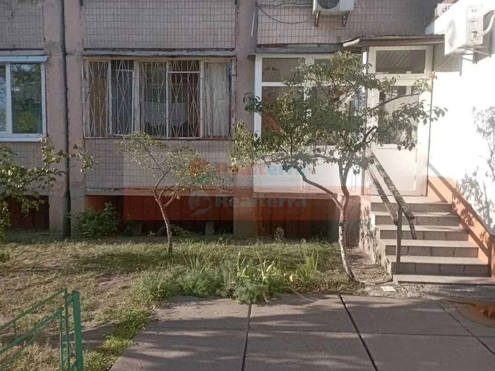 Продается 3-комнатная квартира 70 кв. м в Киеве, ул. Героев Днепра - фото 1