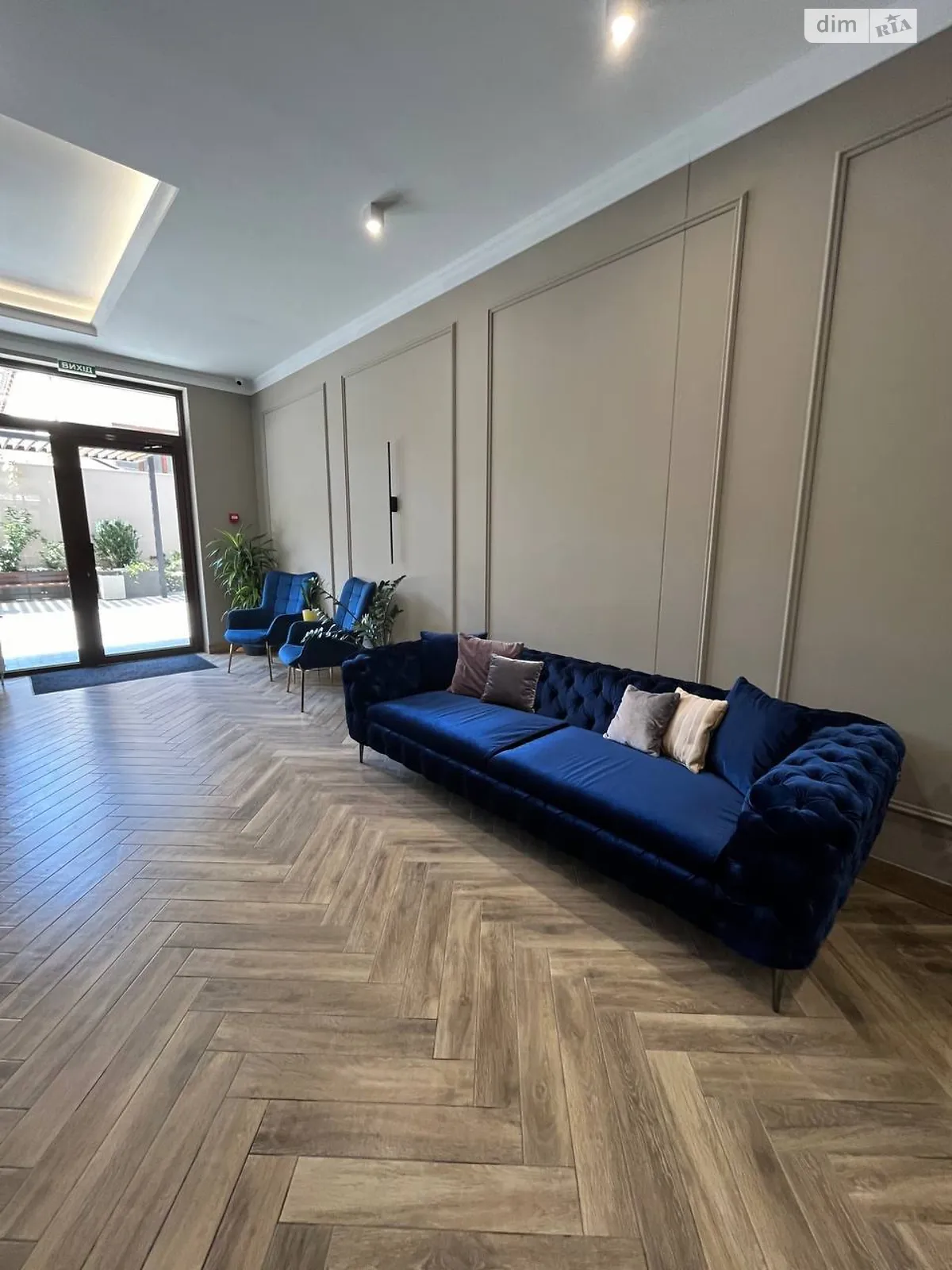 Продается 1-комнатная квартира 60.4 кв. м в Одессе, ул. Карантинная, 22 - фото 1