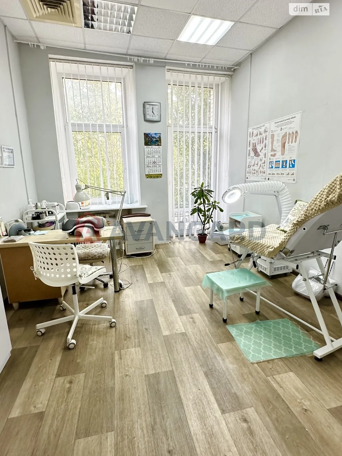 Сдается в аренду офис 15 кв. м в бизнес-центре, цена: 4000 грн - фото 1