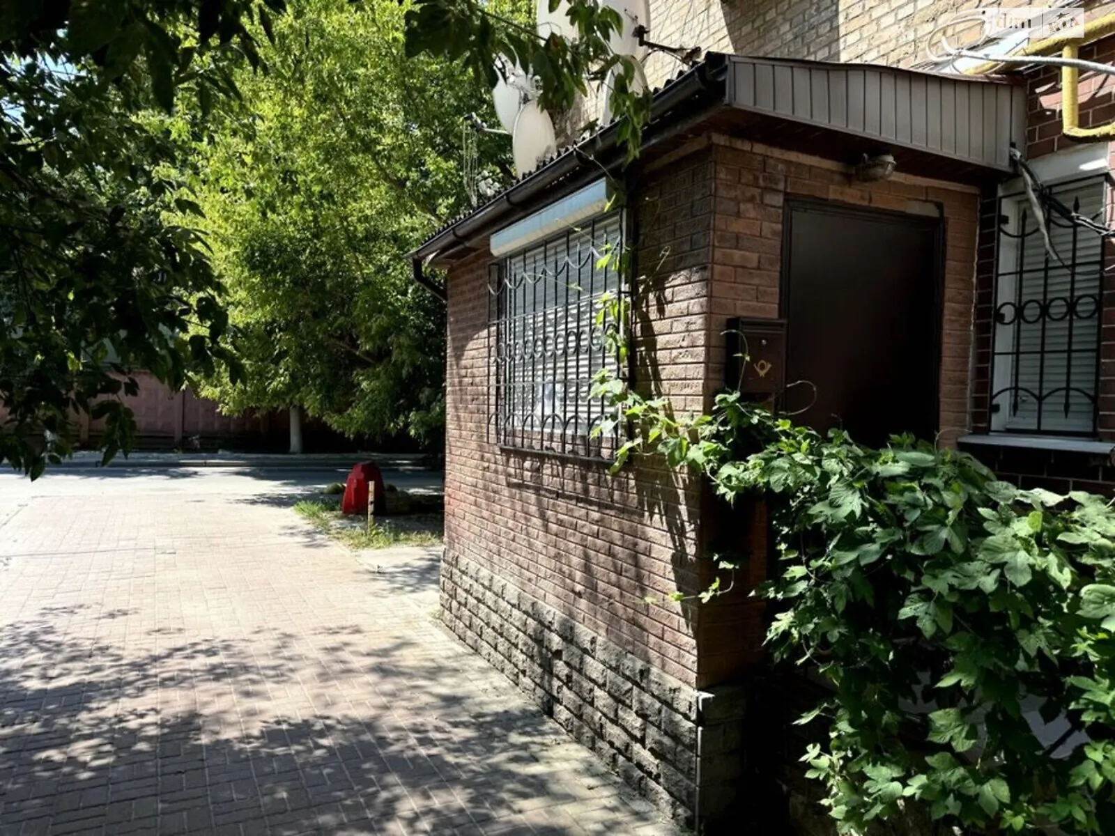 Продається 1-кімнатна квартира 30 кв. м у Києві, вул. Ямська, 33/37 - фото 1