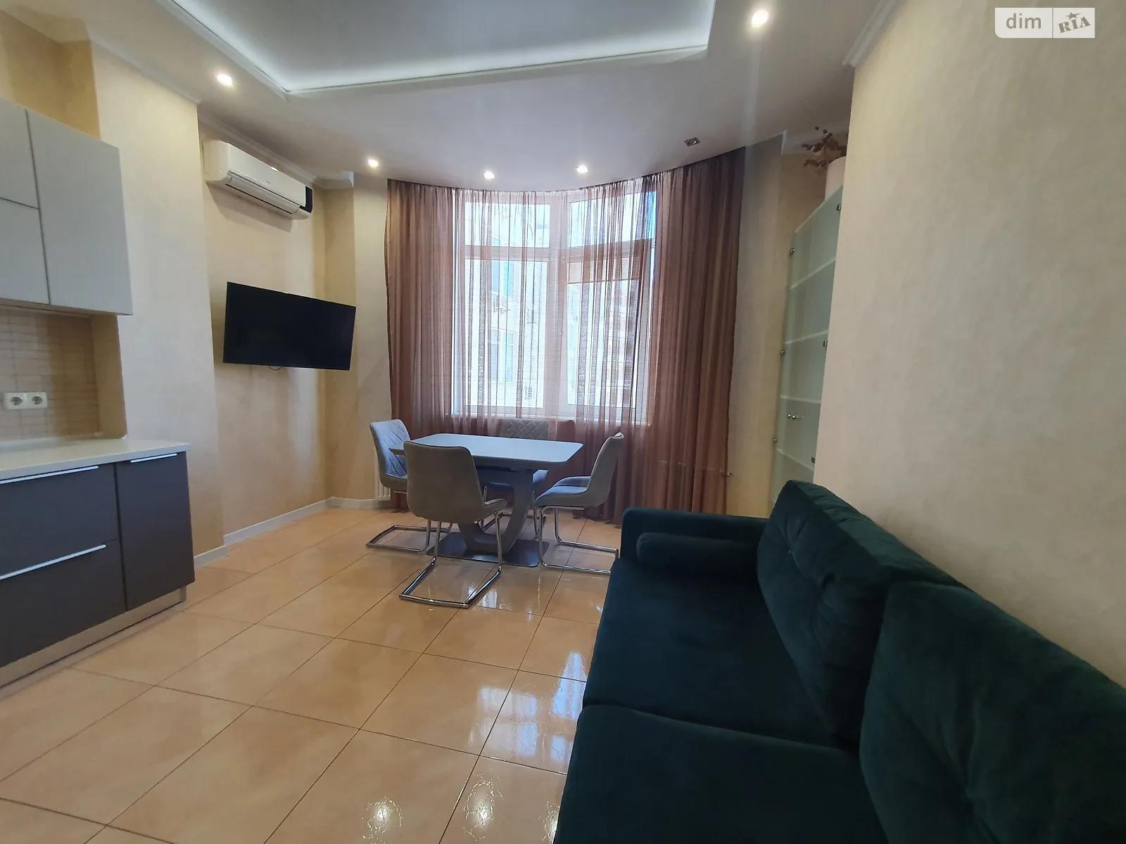 Продается 2-комнатная квартира 77.6 кв. м в Одессе, бул. Французский, 22/1 - фото 1