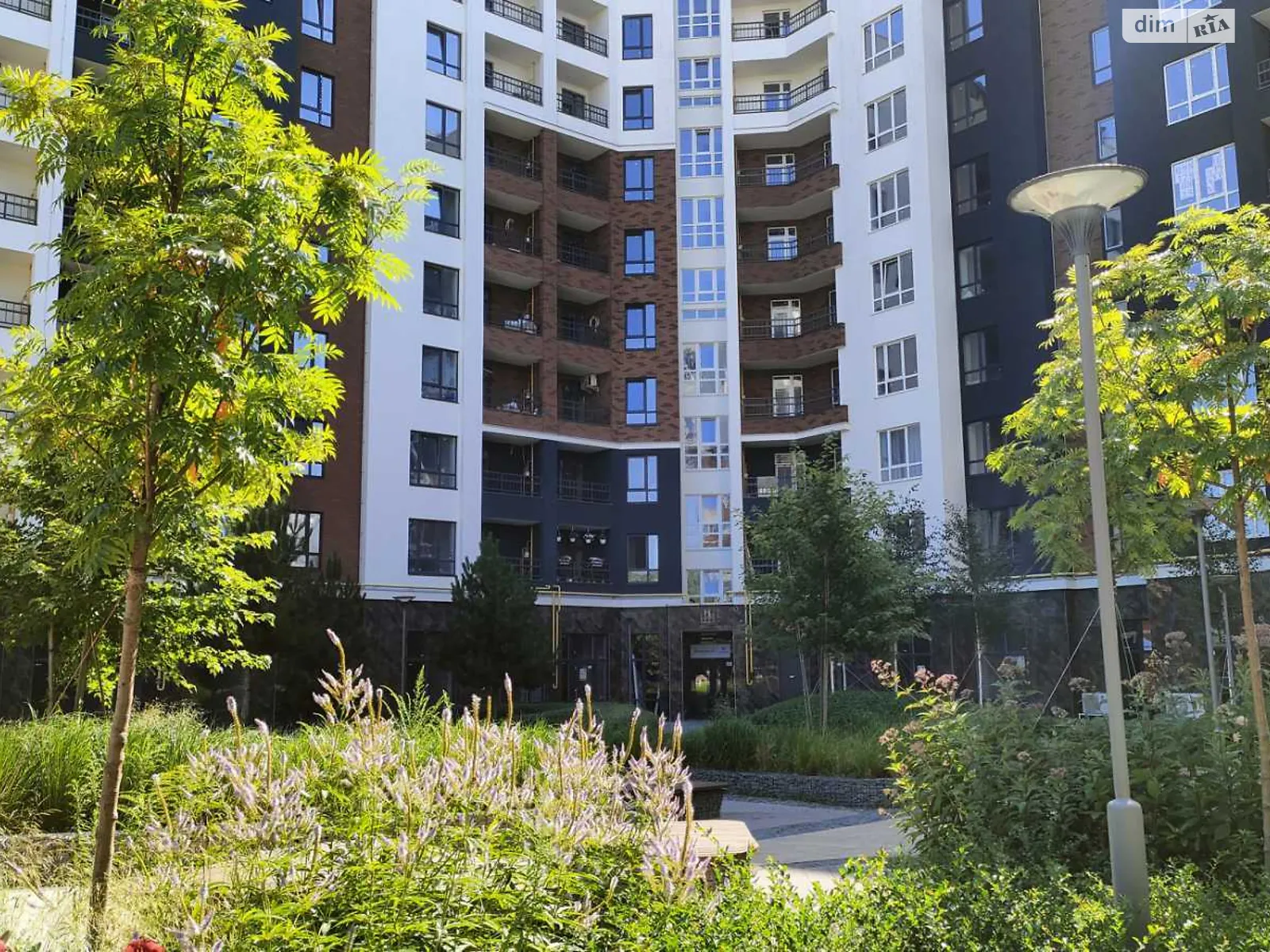 Продається 2-кімнатна квартира 74.3 кв. м у Ірпені, вул. Кобилянської Ольги, 1В/4 - фото 1