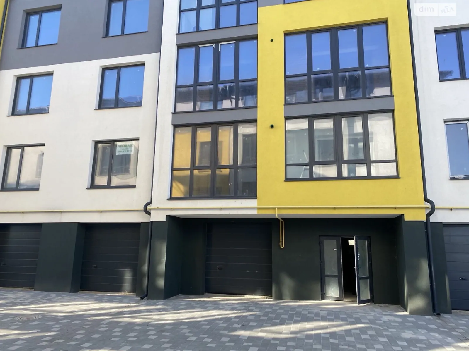 3-комнатная квартира 74 кв. м в Тернополе, ул. Будного Степана - фото 1