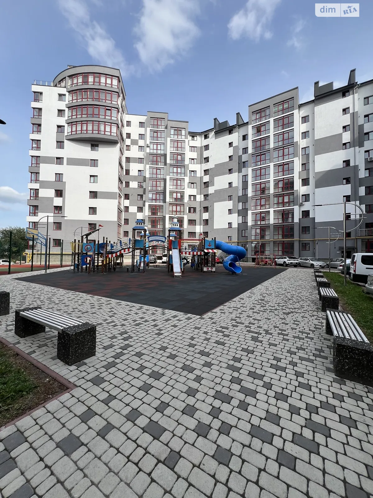 Продается 2-комнатная квартира 67.1 кв. м в Ивано-Франковске, ул. Европейская - фото 1