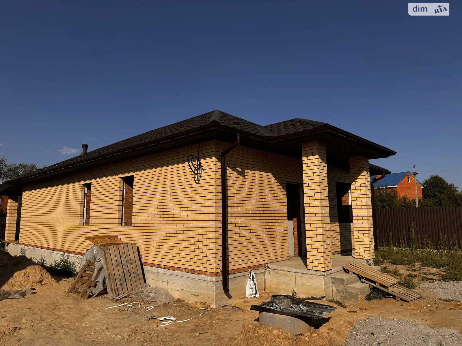 Продається одноповерховий будинок 92 кв. м з бесідкою, цена: 82000 $ - фото 1