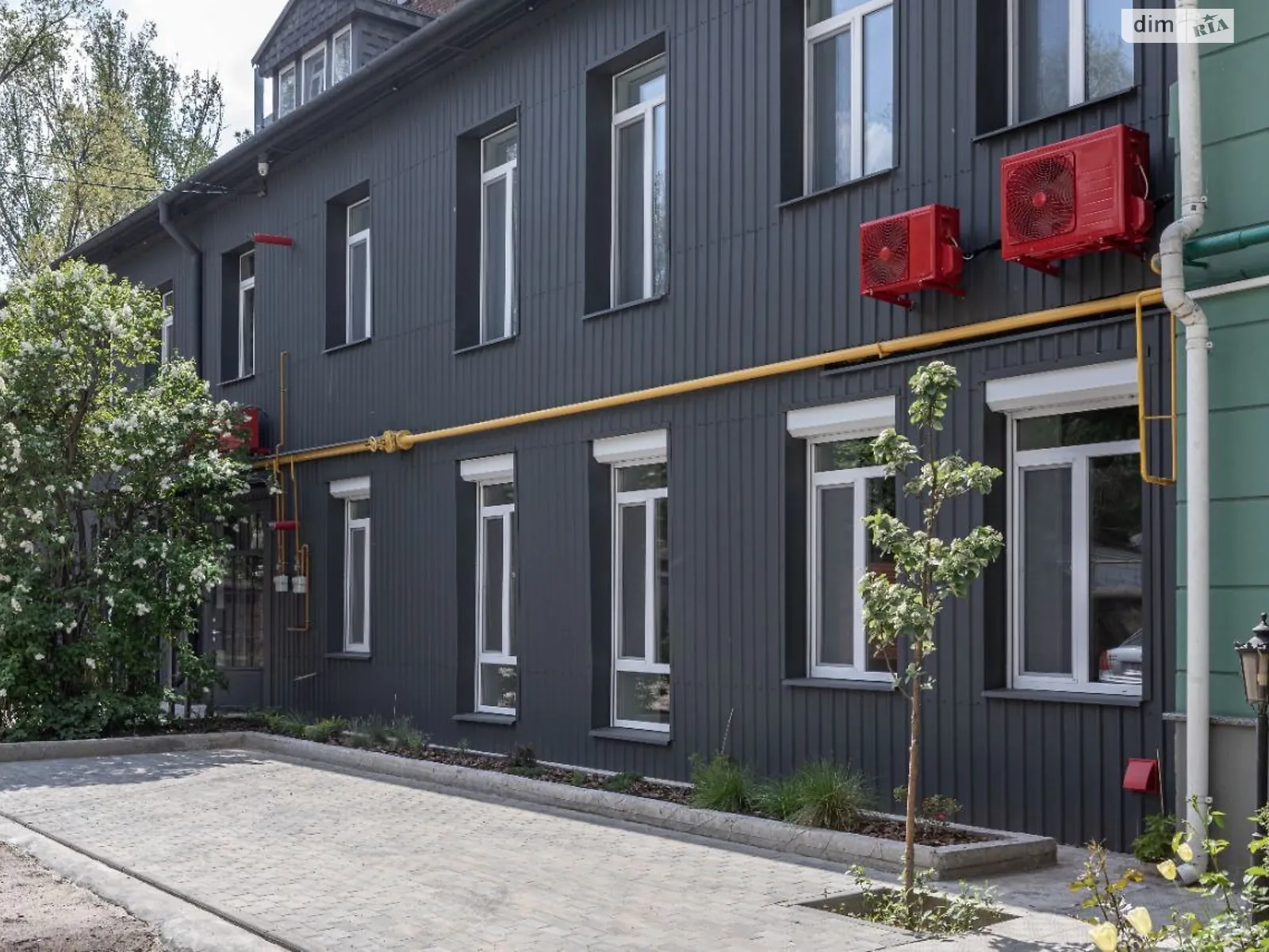 Сдается в аренду офис 327 кв. м в бизнес-центре, цена: 3597 $ - фото 1