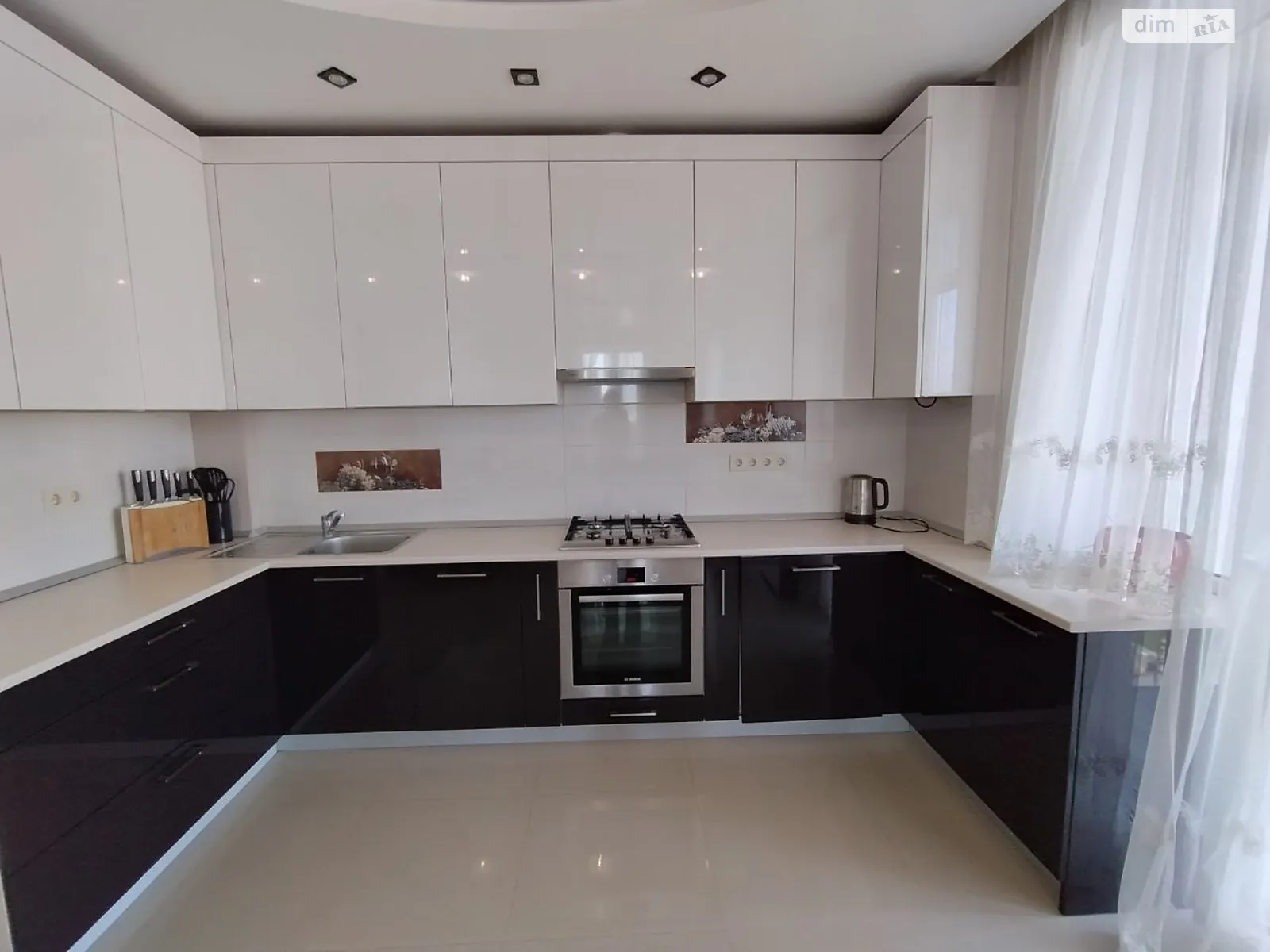 Продається 4-кімнатна квартира 124.4 кв. м у Львові, вул. Під Голоском, 8 - фото 1