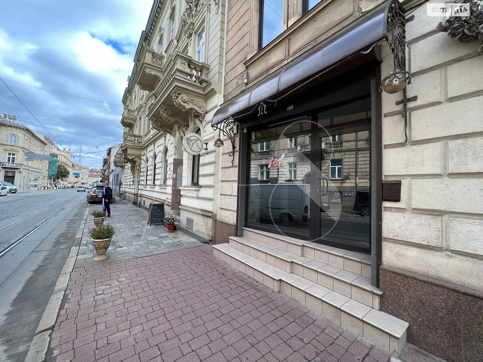 Здається в оренду приміщення вільного призначення 102 кв. м в 2-поверховій будівлі, цена: 1300 $ - фото 1