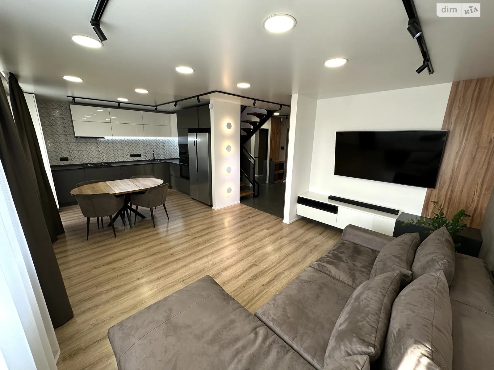 Продается 3-комнатная квартира 90 кв. м в Полтаве, пл. Павленковская, 3Б - фото 1