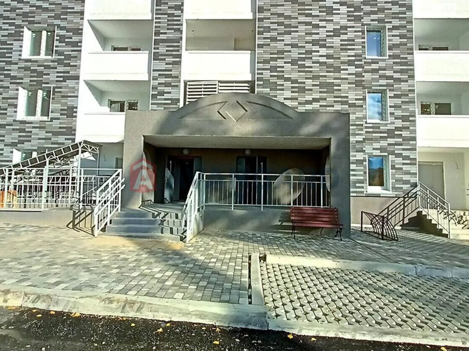 Продается 1-комнатная квартира 42 кв. м в Киеве, ул. Коноплянская, 22Б - фото 1