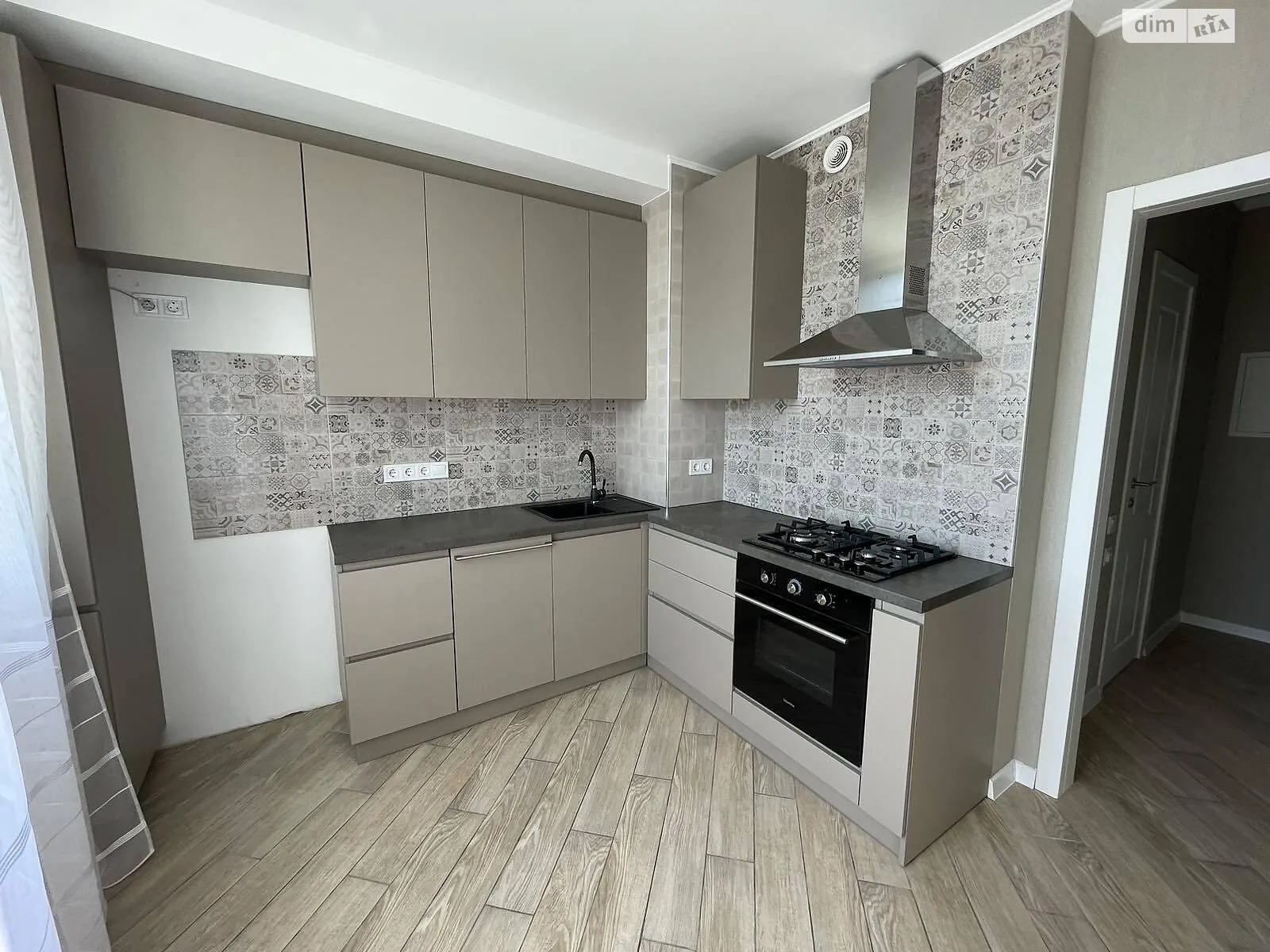 Продается 1-комнатная квартира 35.7 кв. м в Буче, ул. Бориса Гмыри, 11/6 - фото 1