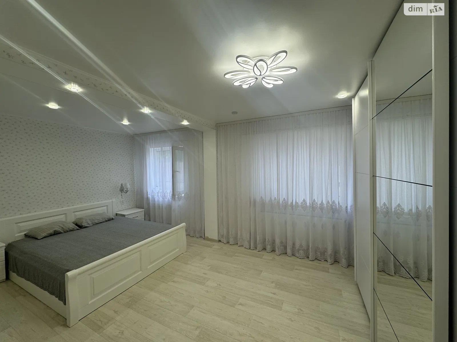 Продается часть дома 65 кв. м с верандой, цена: 42500 $ - фото 1
