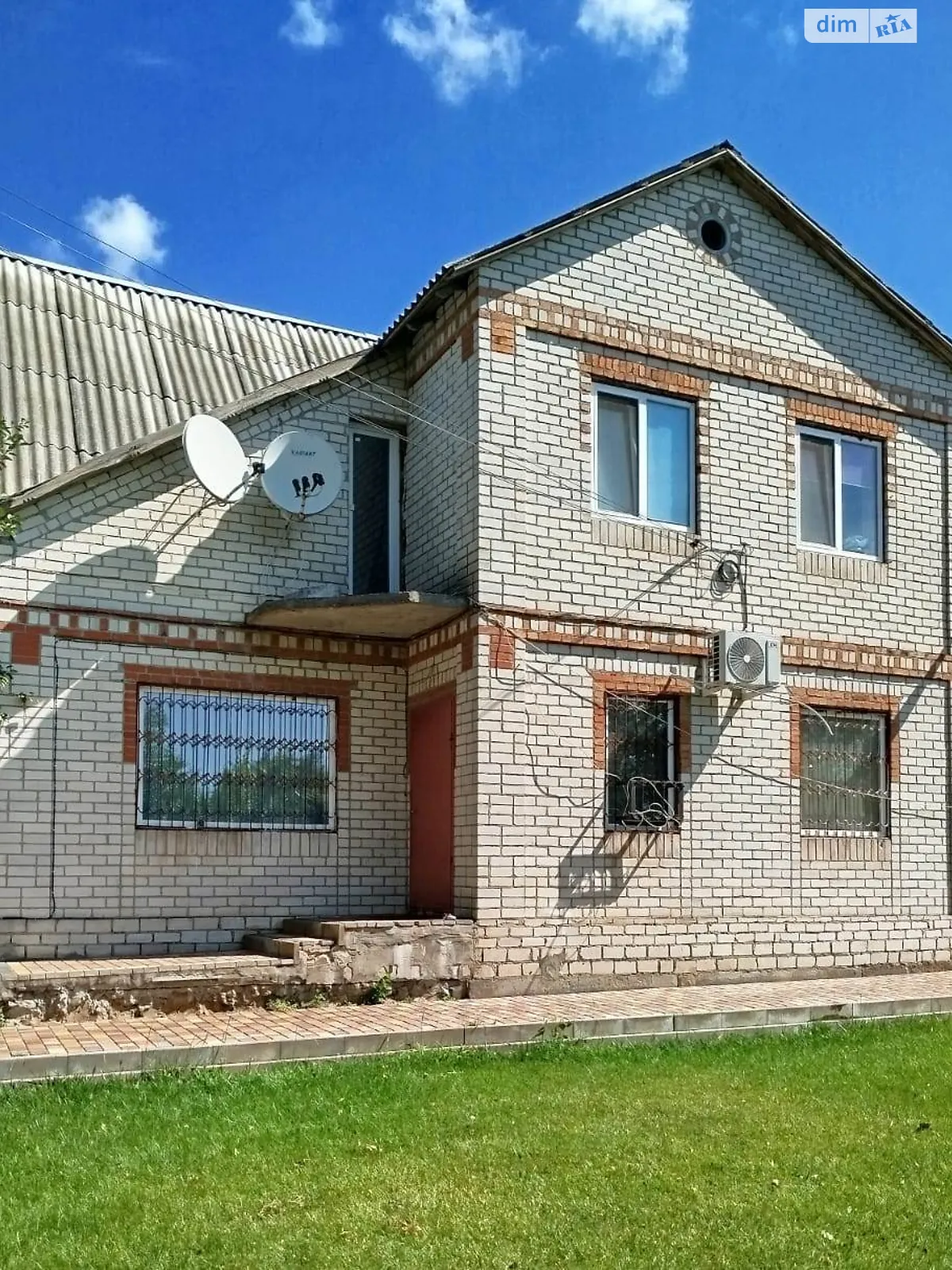 Продается дом на 2 этажа 208.5 кв. м с бассейном - фото 3