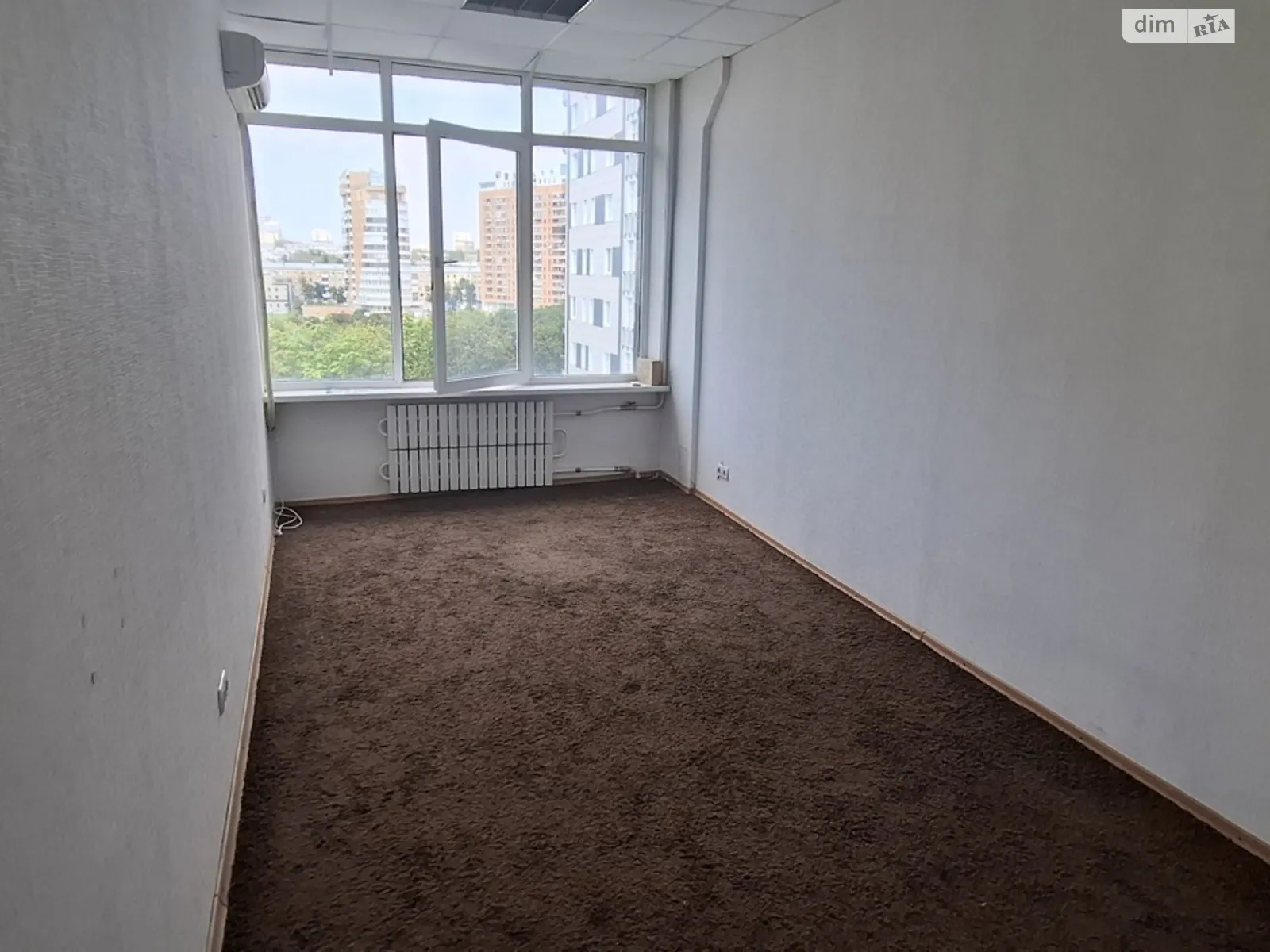 Продается офис 16 кв. м в бизнес-центре, цена: 15000 $ - фото 1