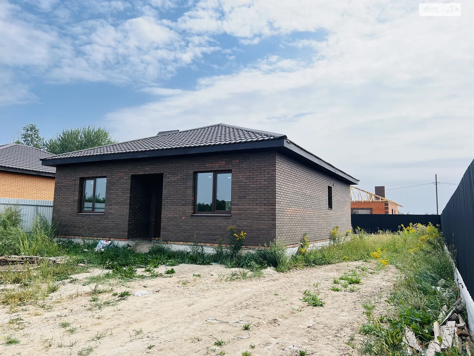 Продається одноповерховий будинок 100 кв. м з гаражем, цена: 64990 $ - фото 1