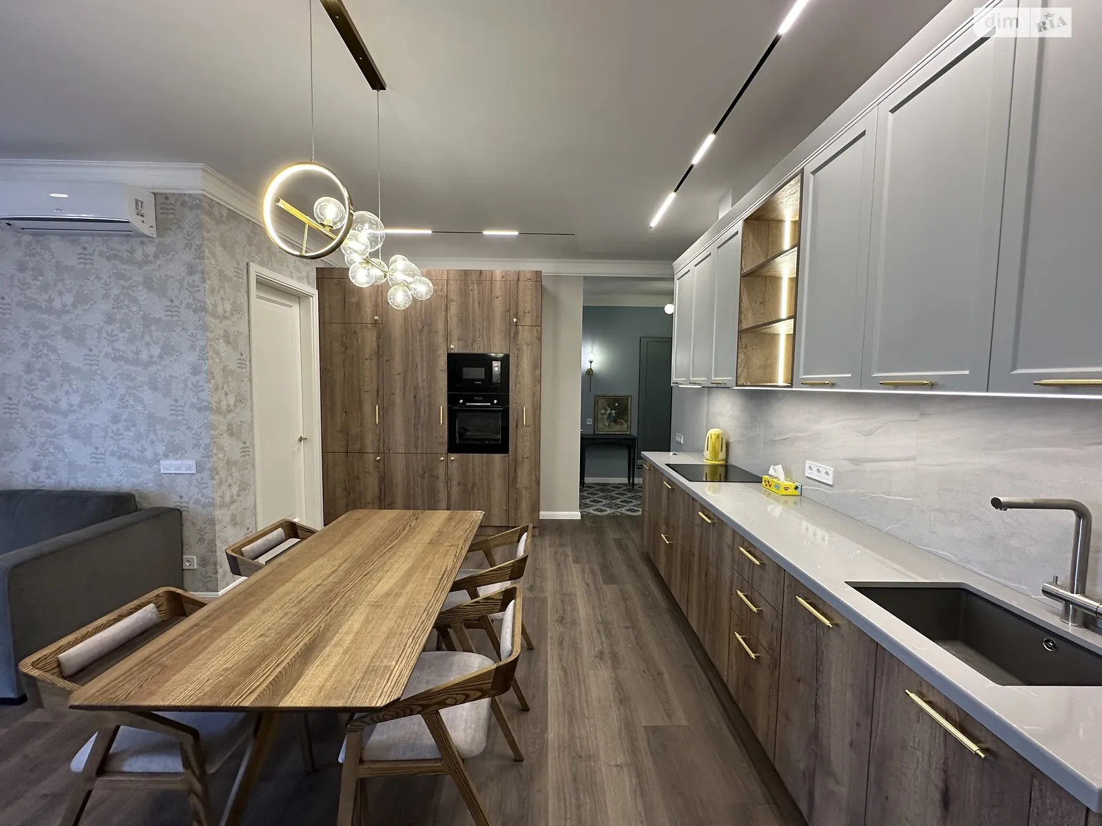 Продается 3-комнатная квартира 115 кв. м в Одессе, пер. Кордонный, 2/2 - фото 1