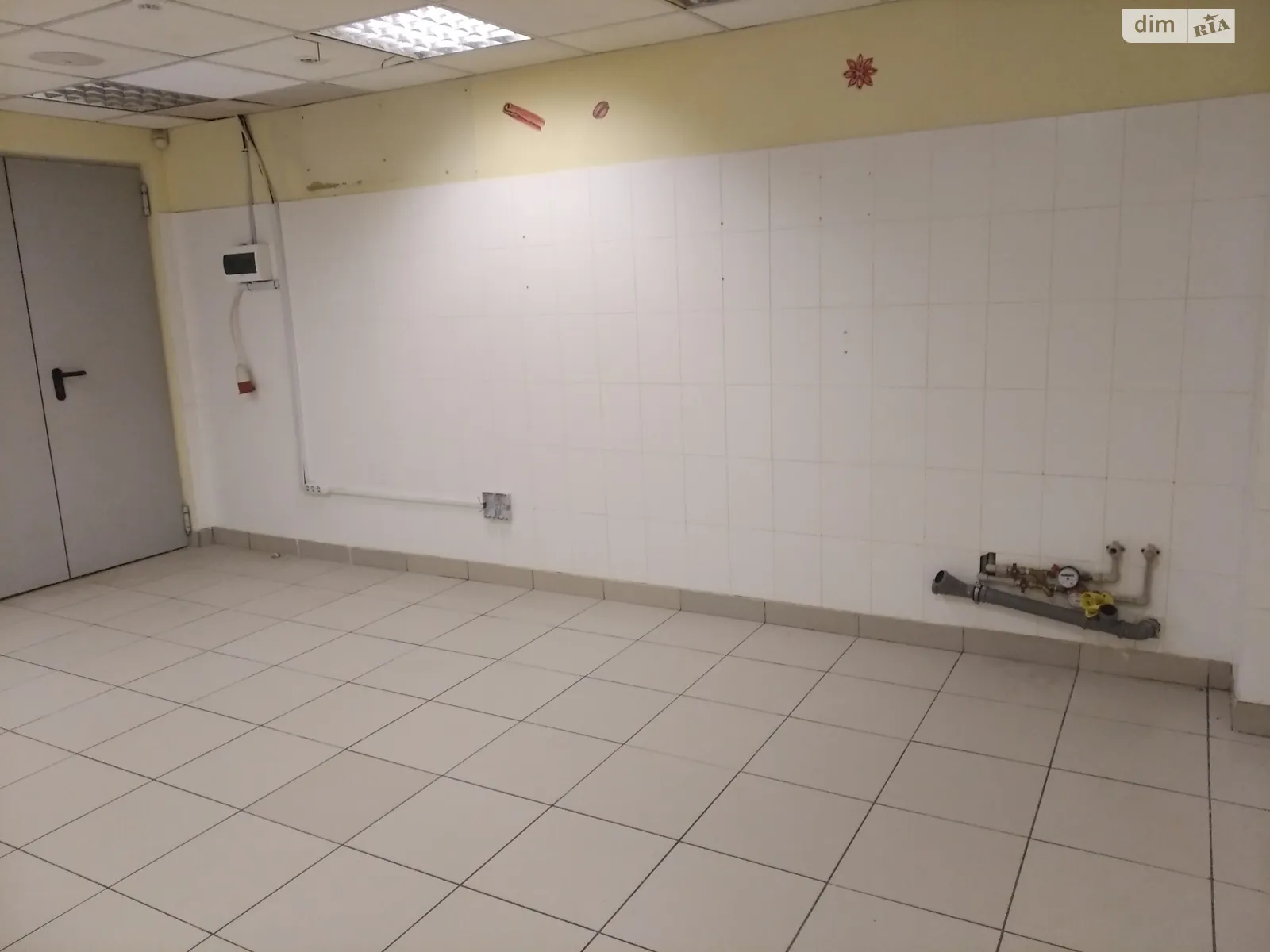 Сдается в аренду помещения свободного назначения 97.17 кв. м в 3-этажном здании, цена: 14576 грн - фото 1