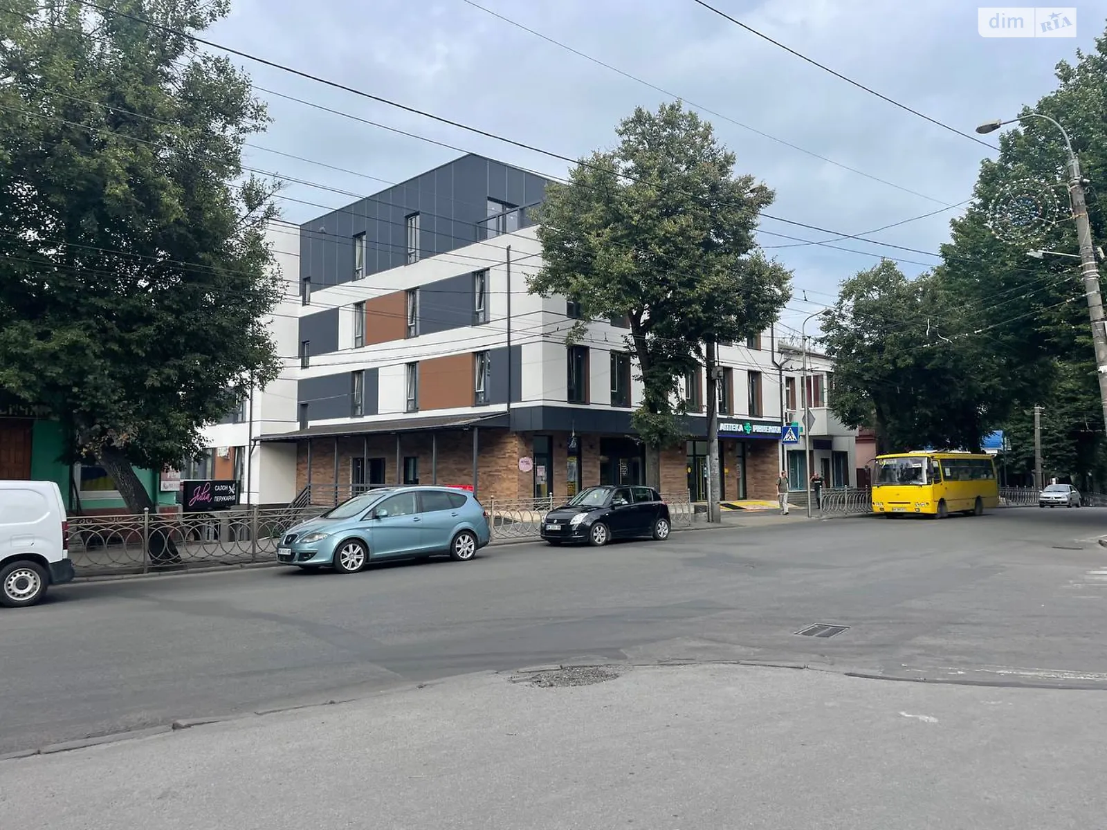 Продается 1-комнатная квартира 60.3 кв. м в Ровно, ул. Соборная, 316Б - фото 1