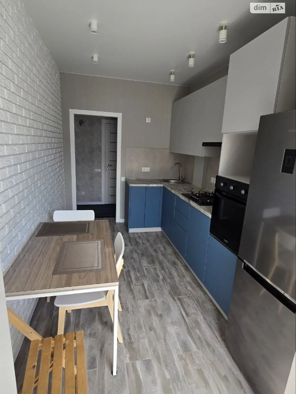 Продается 1-комнатная квартира 36.2 кв. м в Буче, бул. Леонида Бирюкова, 9 - фото 1