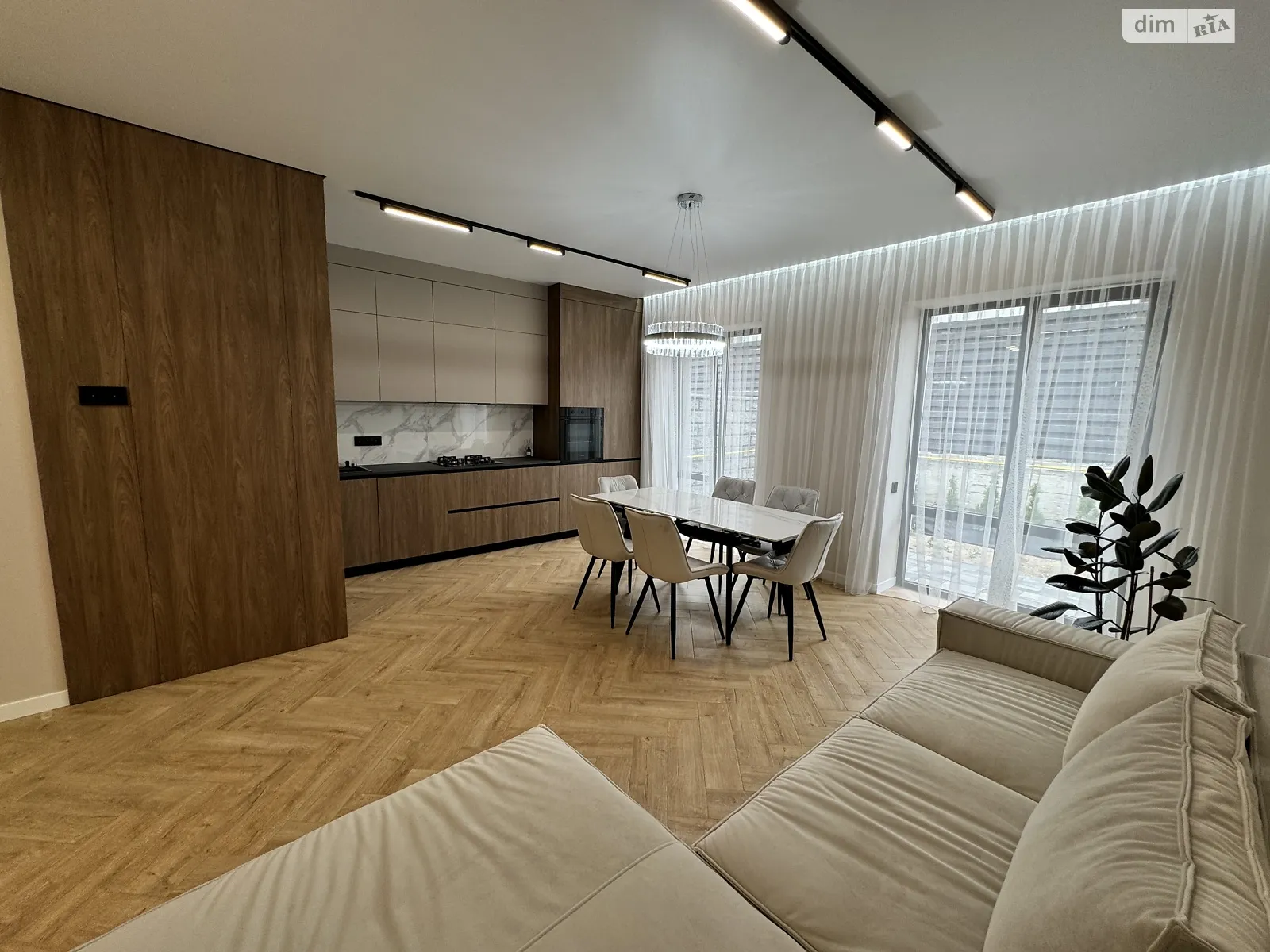 мас. Макарова Ювілейний Рівне, цена: 105000 $ - фото 1
