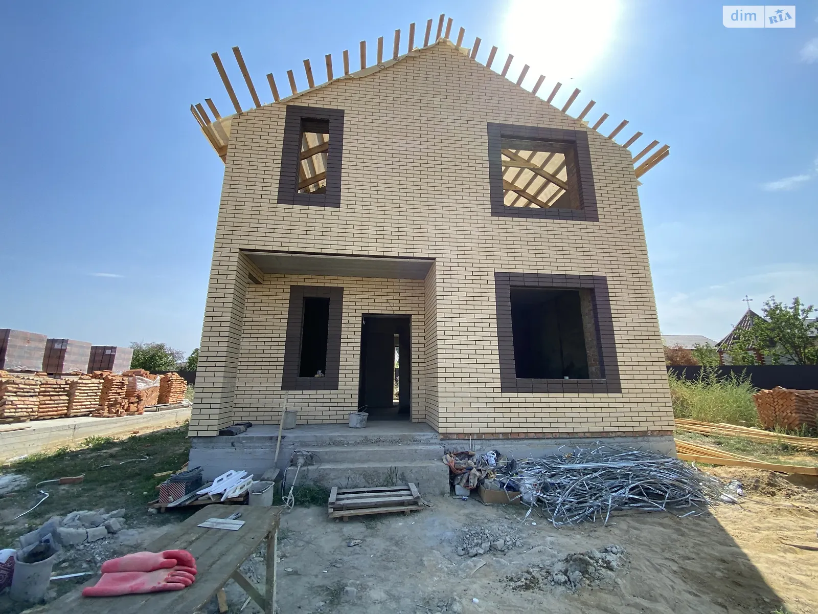 Продается дом на 2 этажа 125 кв. м с бассейном, цена: 96000 $ - фото 1